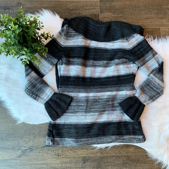 ❤️SOLD WHBM wool ruffle cardigan sweater - Picture 6 of 7